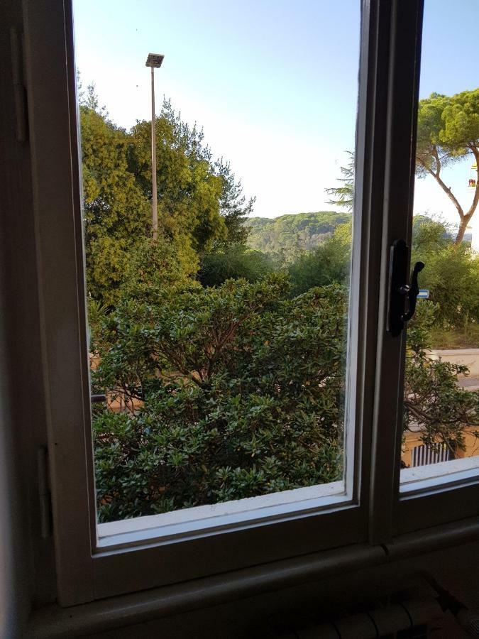 Appartamento Luminoso con vista su Villa Ada Roma Esterno foto